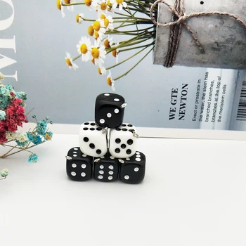 15mm 10stk 3D Harpiks Dice charms vedhæng miniature Mobile smykker Materiale Kreative Nøgler Diy Gøre Tilbehør FX188