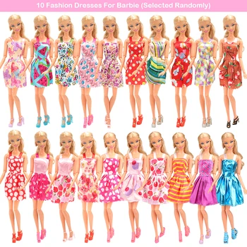 25 Emner/parti Dukke tilbehør =3 lange hale part kjole +10 mini dukke kjoler +2 Øverste bukser tøj +10 Sko Objekt For Barbie