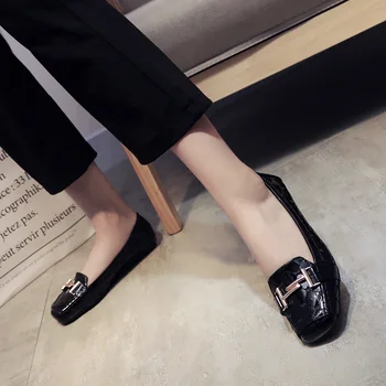 Firkantet Tå, Afslappet Kvinder Lejligheder Sko Red Black Metal Dekoration Dovne Damer Loafers 2020 Lyse Læder Sko Til Kvinde