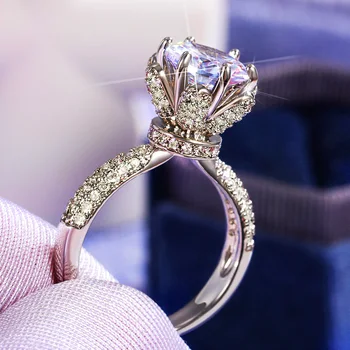 Huitan Romantiske Blomst Ringe til Kvinder Klo Design Engagement Ring Fuld Banet CZ Smukke Lady ' s Statement Smykker