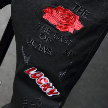 Sokotoo Mænds rød blomst breve broderi sort jeans Fahion badge stretch denim bukser