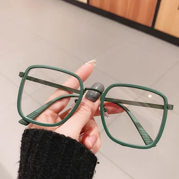 2021 Nye Fashion Square Anti-blå Briller Ramme Kvinder Vintage Optisk Gennemsigtige Briller Kvindelige Briller Oculos Feminino