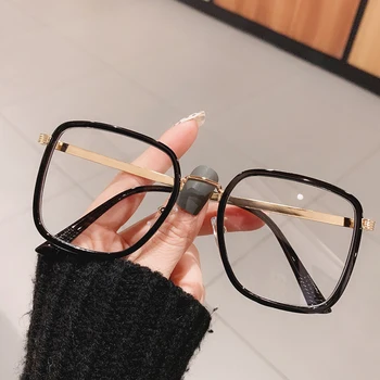 2021 Nye Fashion Square Anti-blå Briller Ramme Kvinder Vintage Optisk Gennemsigtige Briller Kvindelige Briller Oculos Feminino