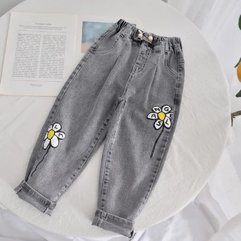 Babyinstar Kids Denim Bukser til Piger Søde Blomst Mønster Jeans Mode Denim Bukser med Pearl Knapper Jeans til Pige Barn
